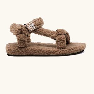 SOLD OUT!!! Arizona Love Tan Trekky Faux Fur Sandals NWT Size 40